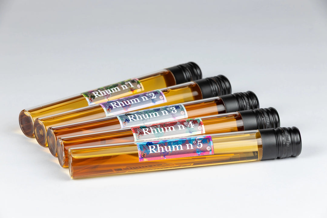 Vue de 5 tubes de rhum